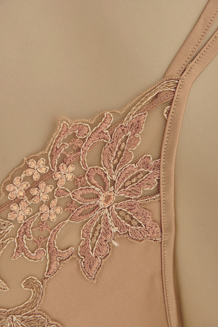 Μπεζ Μεταξωτό Στρινγκ - Cotton Club | Γυναικεία Εσώρουχα