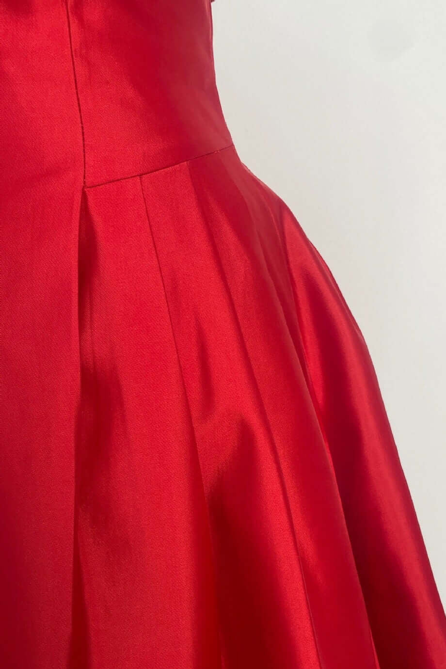 Carmina Κόκκινο Μίντι Φόρεμα με Παρτούς Ώμους | Γυναικεία Φορέματα - Evening dresses| Carmina Red Off-Shoulder Midi Dress